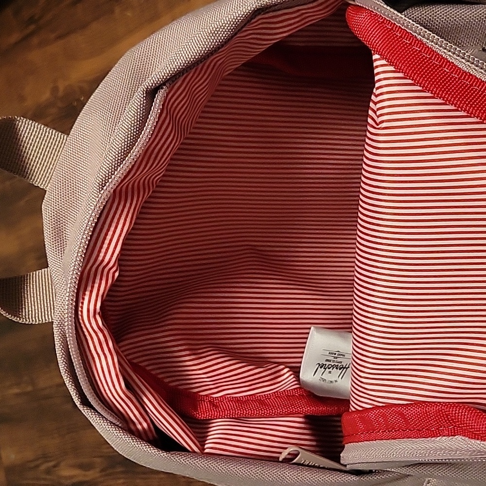 Hershel Classic Mini Backpack NWT - Picture 3 of 4